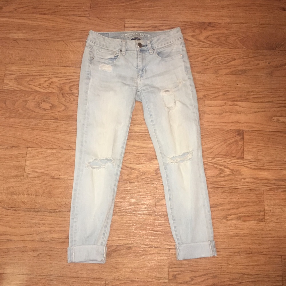 AMERICAN EAGLE RIPPED JEANS!!! Super stretch